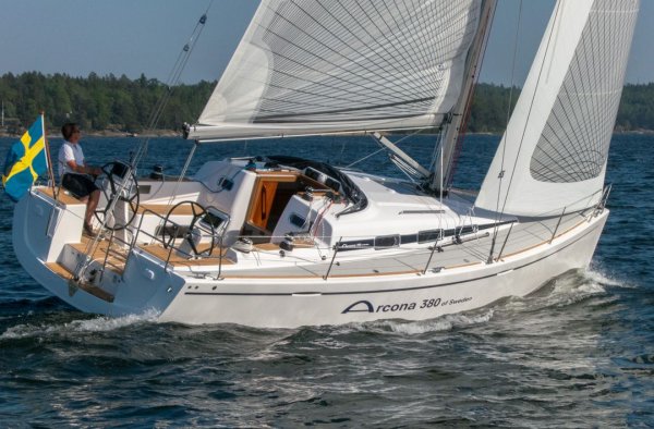 ARCONA 380/385 photo