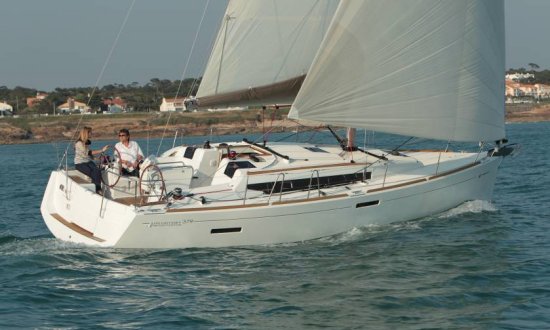 jeanneau 379 sailboatdata