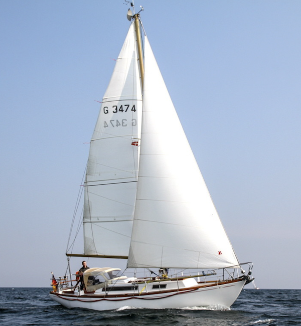 SailboatData.com - FÄHNRICH 34 Sailboat