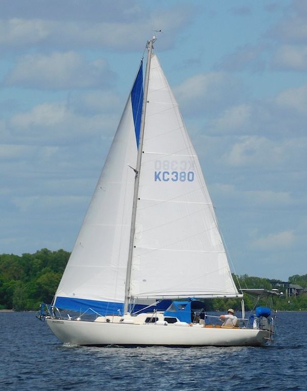 sailboat data alberg 30