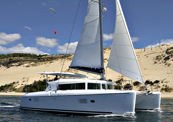 lagoon 420 sailboat