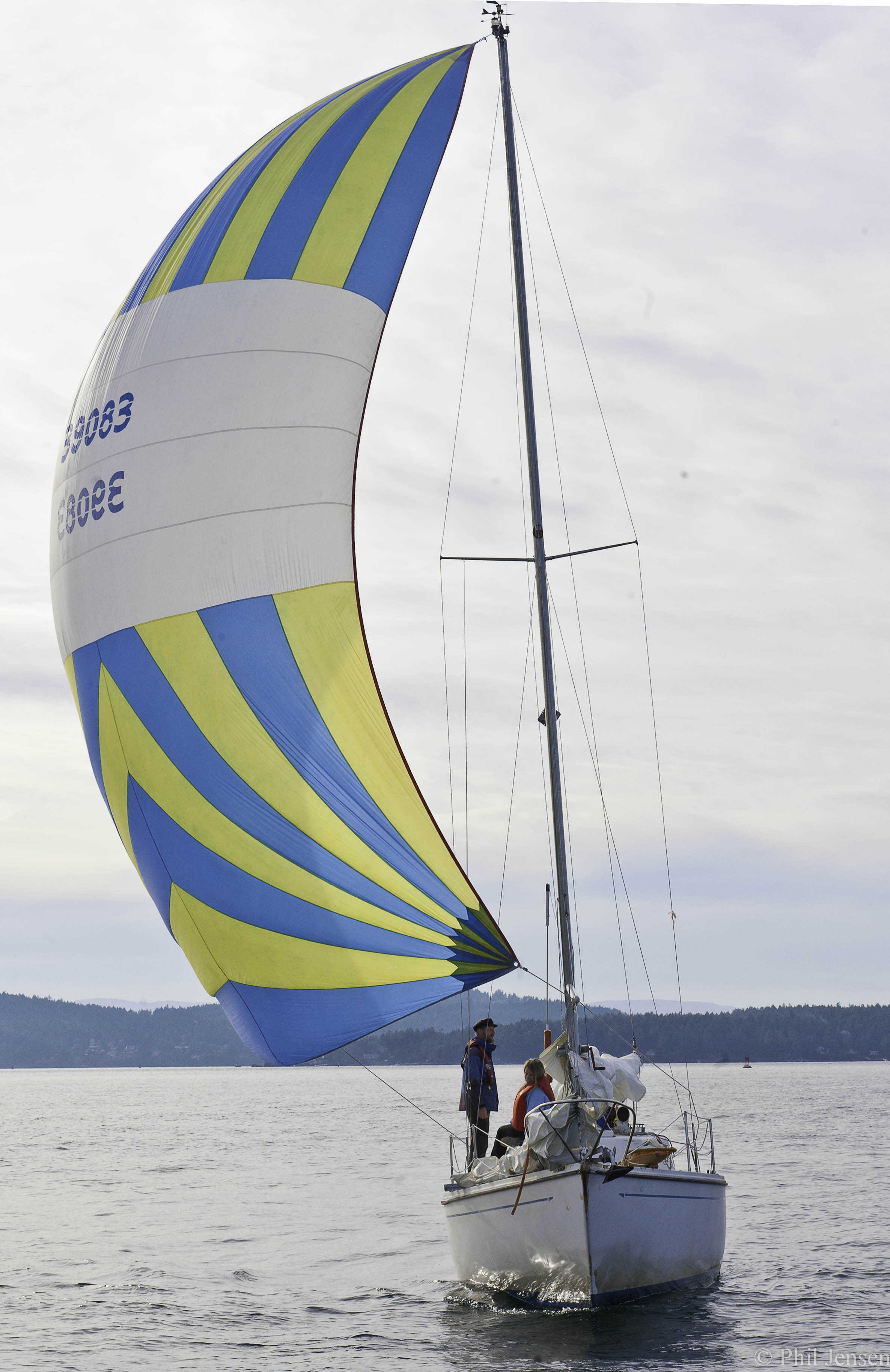 discovery 32 sailboat review